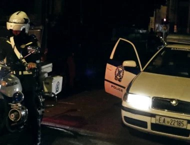 Πάτρα: Ληστές εγκλώβισαν 27χρονη στο αυτοκίνητό της τα ξημερώματα